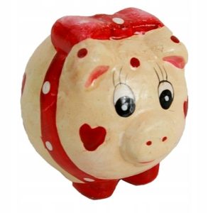 Dekoracja gliniana świnka z czerwonymi sercami 5x5 cm 144 szt