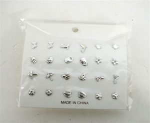 Kolczyki wkrętki mix wzorów 24 szt./opak. 150 opak.